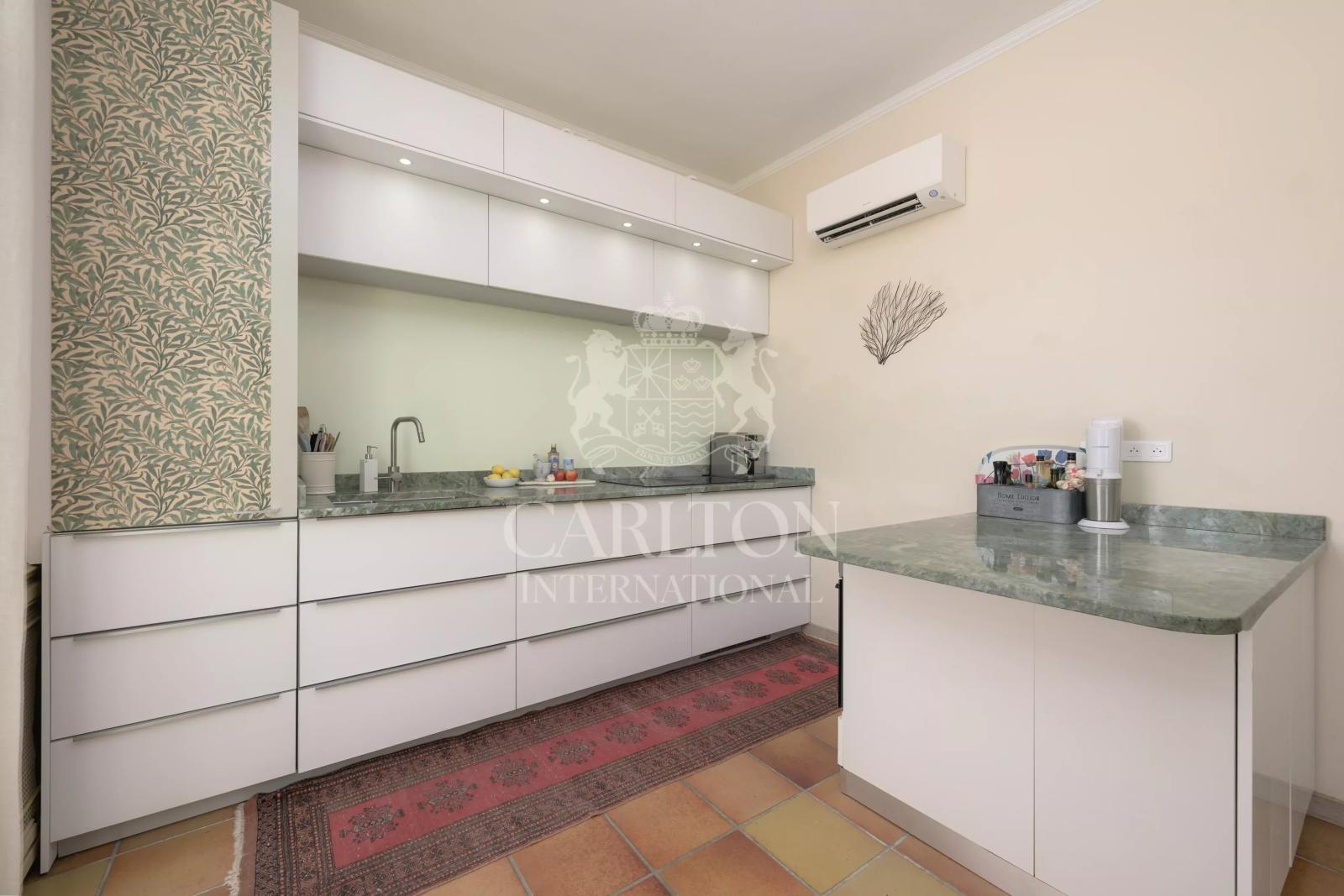 Villa  avec vue mer et accès facile au centre-ville - Opportunité d'investissement