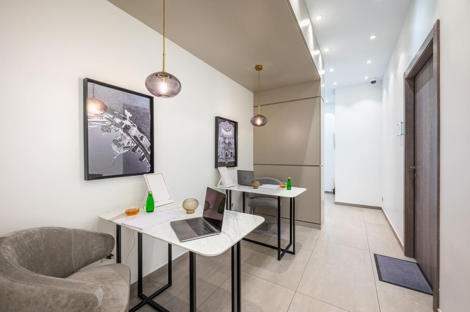 JARDIN EXOTIQUE: bureau de 13m2 en location