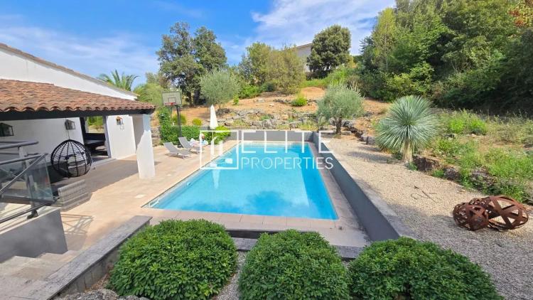 MAISON 7 PIÈCES DE 203 m² + PISCINE – PEYMEINADE