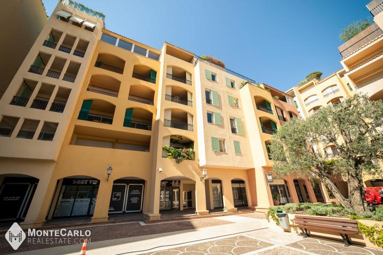 FONTVIEILLE - BUREAUX ADMINISTRATIFS - LE BOTTICELLI