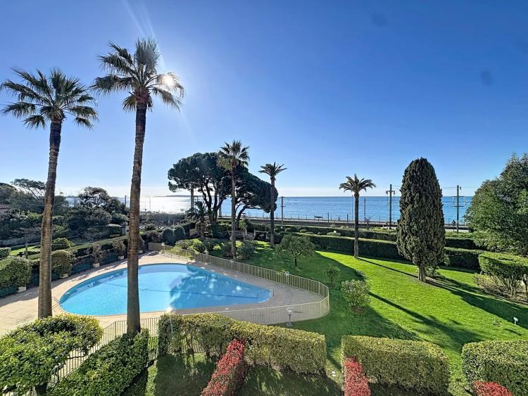 EXCLUSIVITÉ – CANNES PLAGES DU MIDI – 3 PIÈCES AVEC TERRASSE, FRONT DE MER