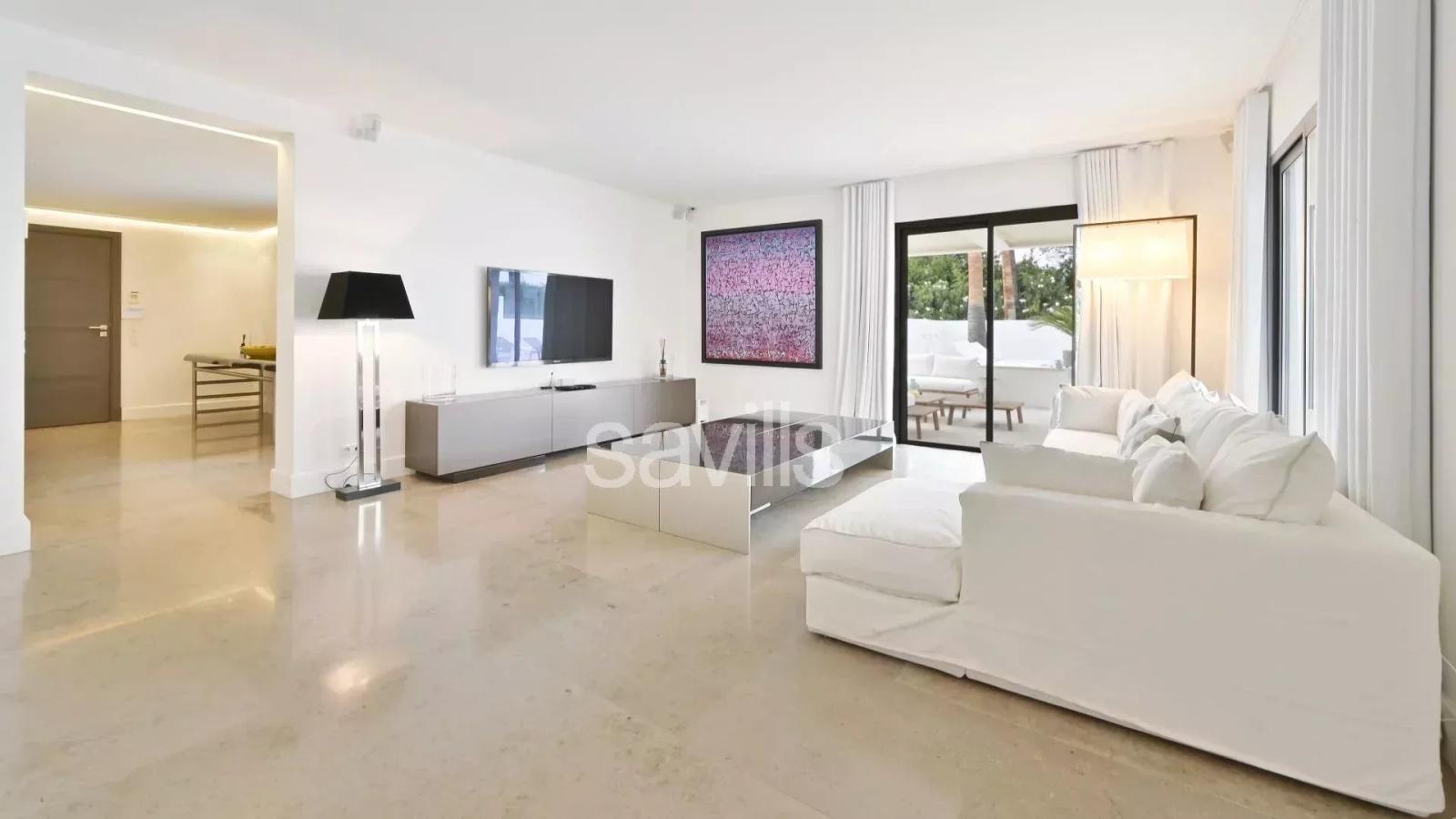 Villa à 100 m de la plage, à proximité de Saint-Tropez