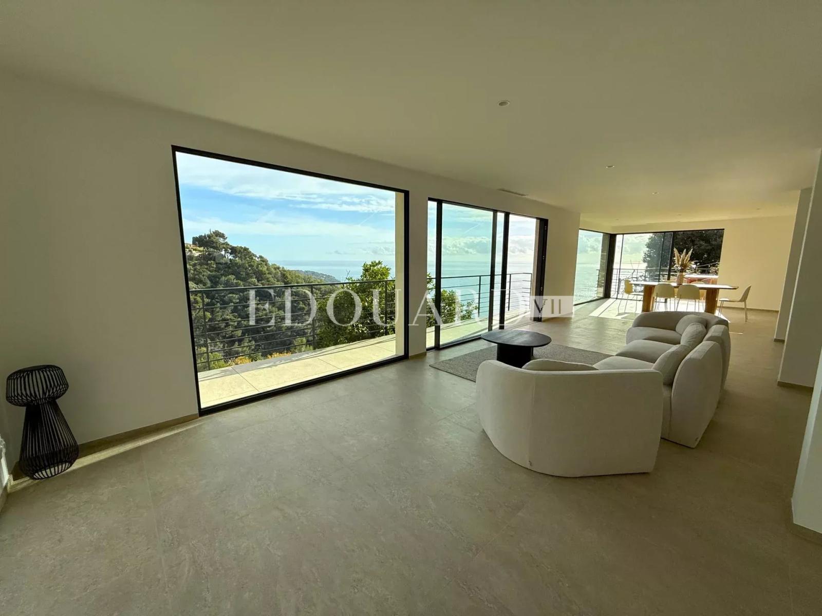 Superbe villa neuve avec piscine chauffée et vue mer exceptionnelle, proche de la Principauté de Monaco
