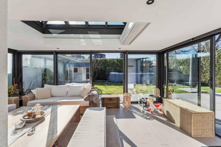 En exclusivité : Magnifique villa mitoyenne au calme absolu