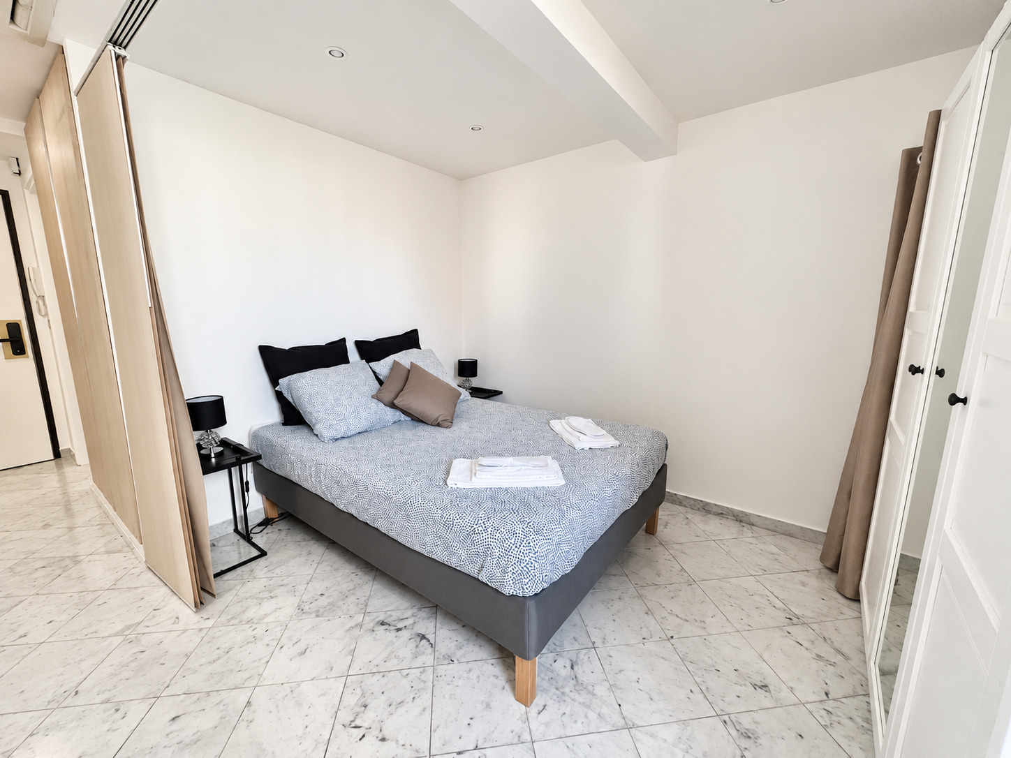 acbec_appartment-ambassador-monaco-chambre-01-1789323263.jpg