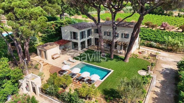Villa de charme à Saint-Tropez – quatre chambres, piscine & calme absolu