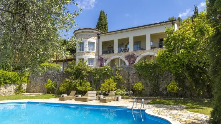 Bastide provençale en pierre 5 chambres avec vue mer - Grasse