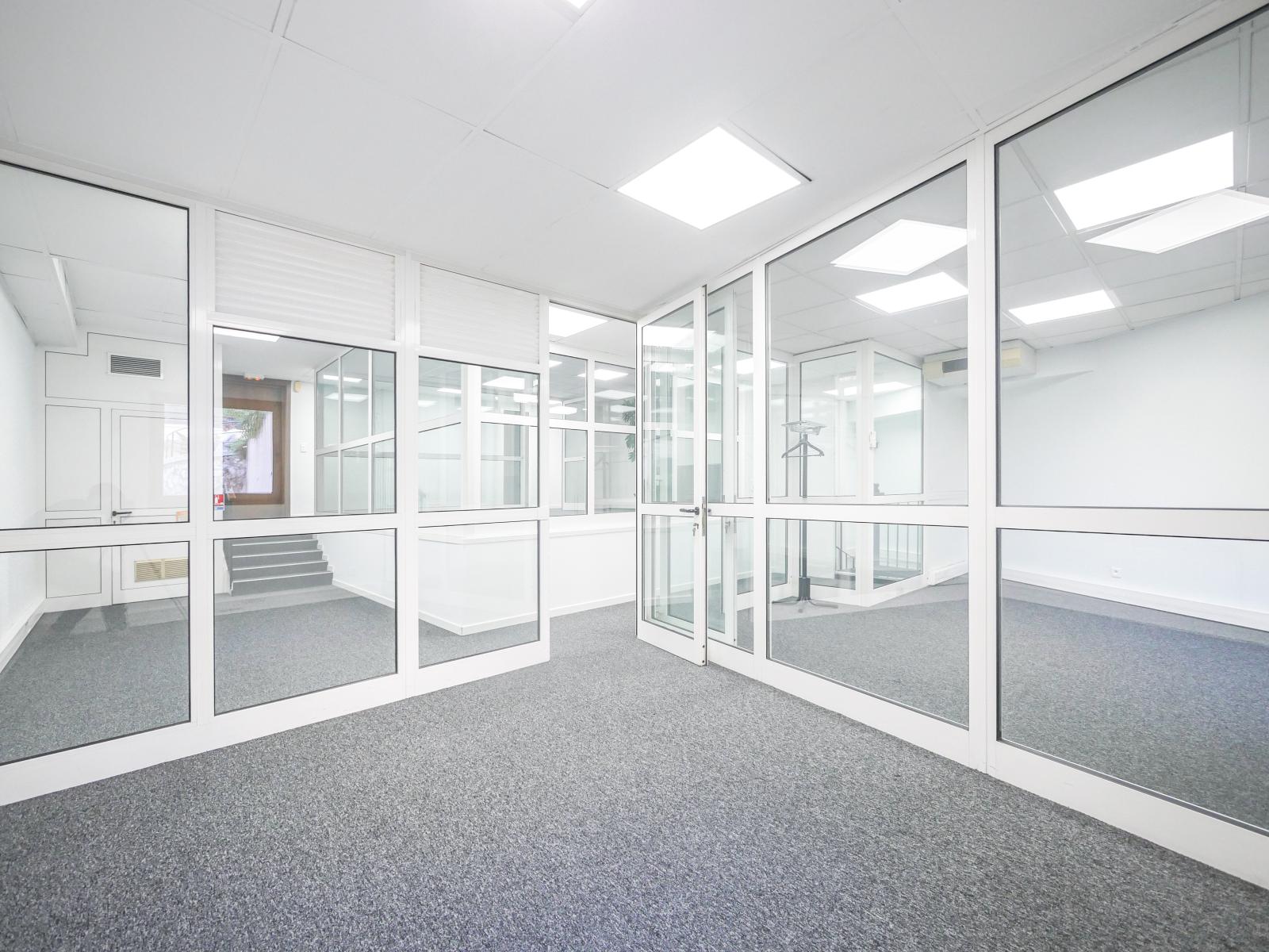 CARRE D'OR - ACANTHES - LOCAL A USAGE DE BUREAUX
