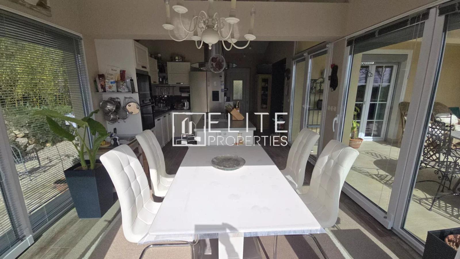 MAISON 9 PIÈCES DE 300 m² + GARAGE – CABRIS