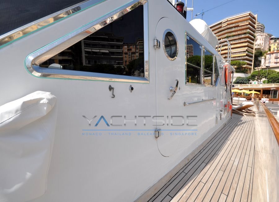 c1f25_ych6d_crn_115_-_motor_yachts_ava_1976_4.jpg