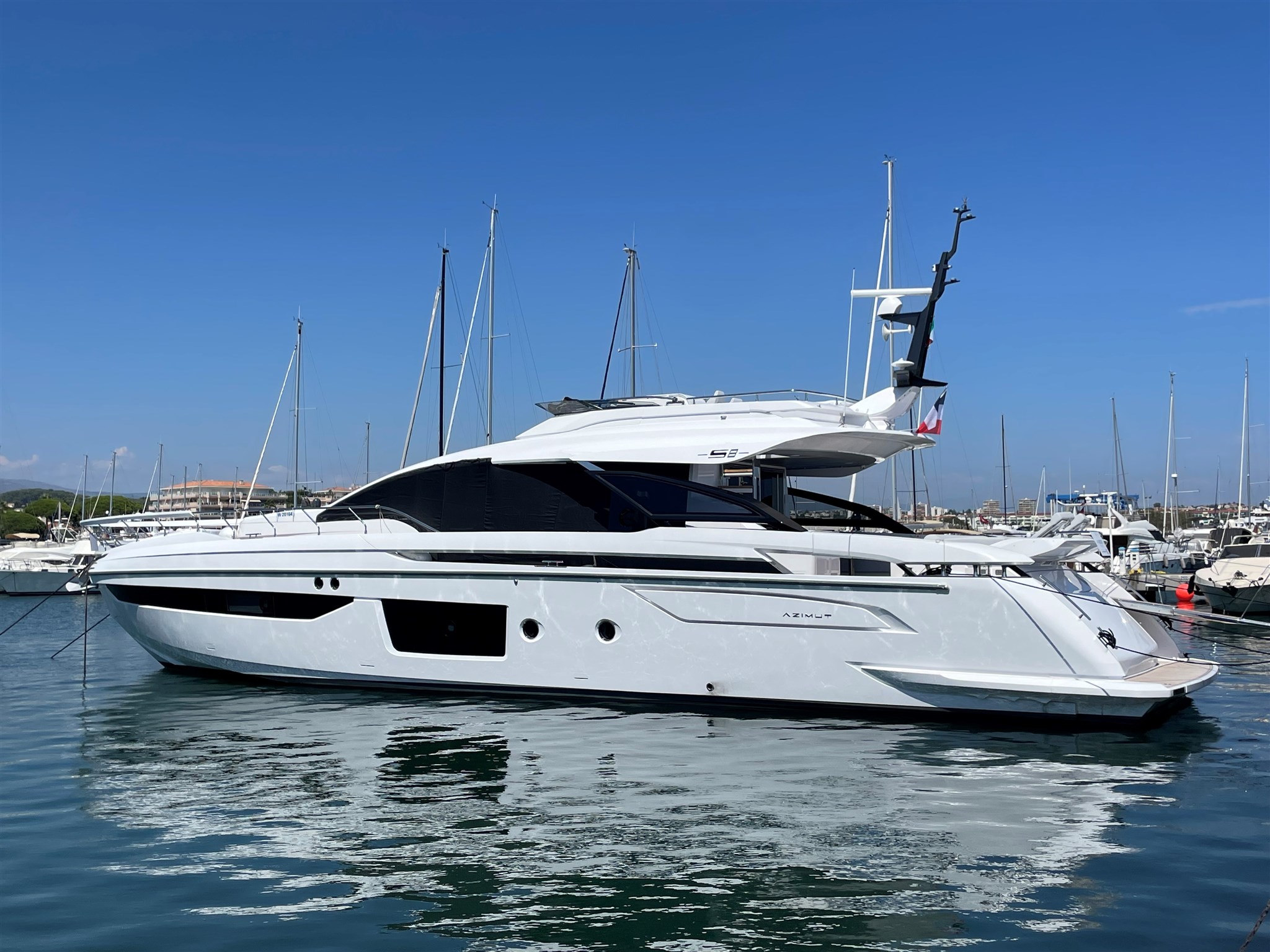 Azimut S8-img1