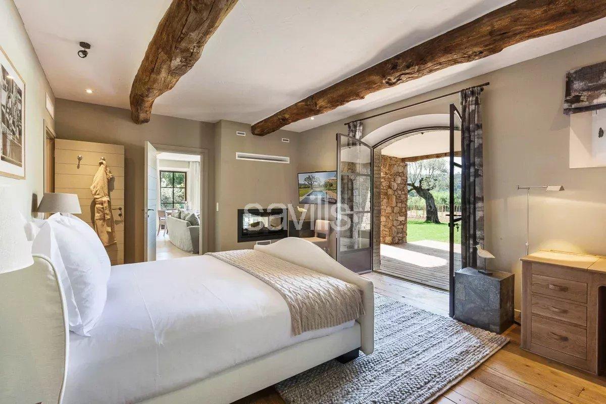 Bastide provençale au milieu des vignes, 6 personnes