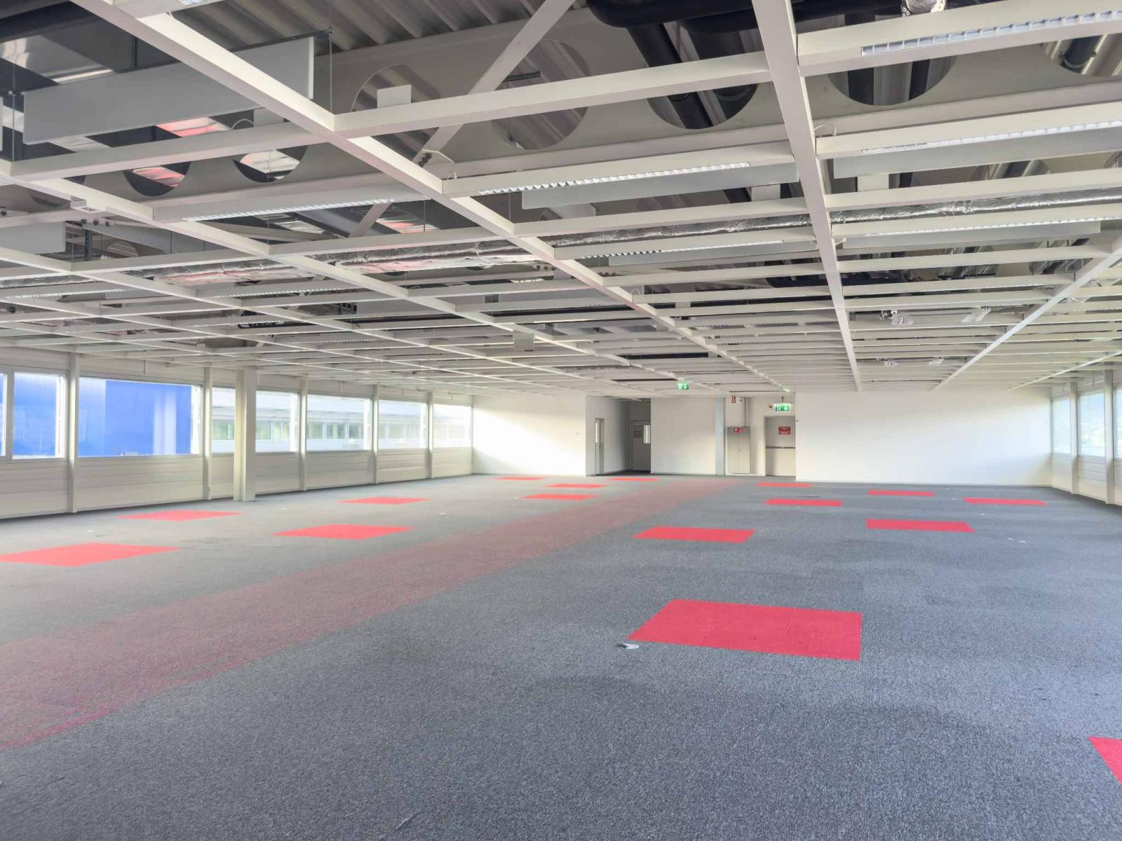 Vernier - 1393 m2  en attique - Immeuble IKEA