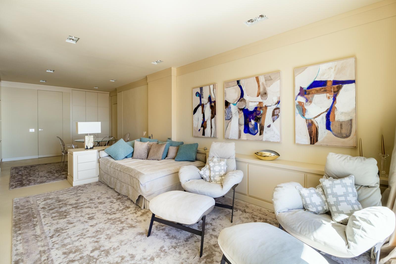 LE CONTINENTAL : Elégant deux-pièces rénovée avec vue panoramique sur la mer