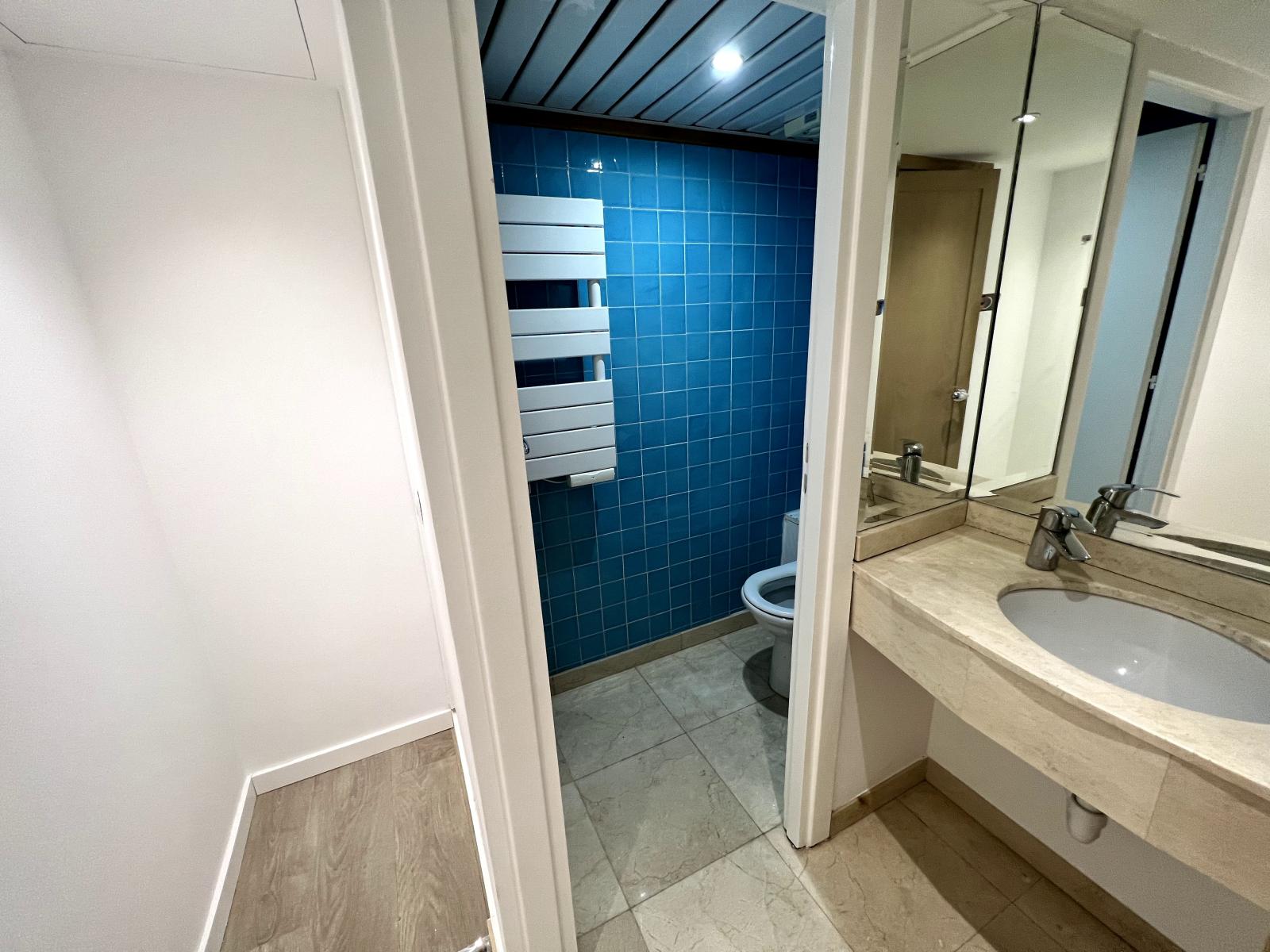 PORT DE FONTVIEILLE - VITRINE BUREAUX OPENSPACE