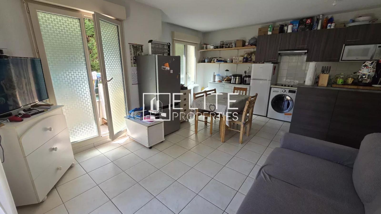 APPARTEMENT 3 PIÈCES  60 m² + 3 PARKINGS – ANTIBES