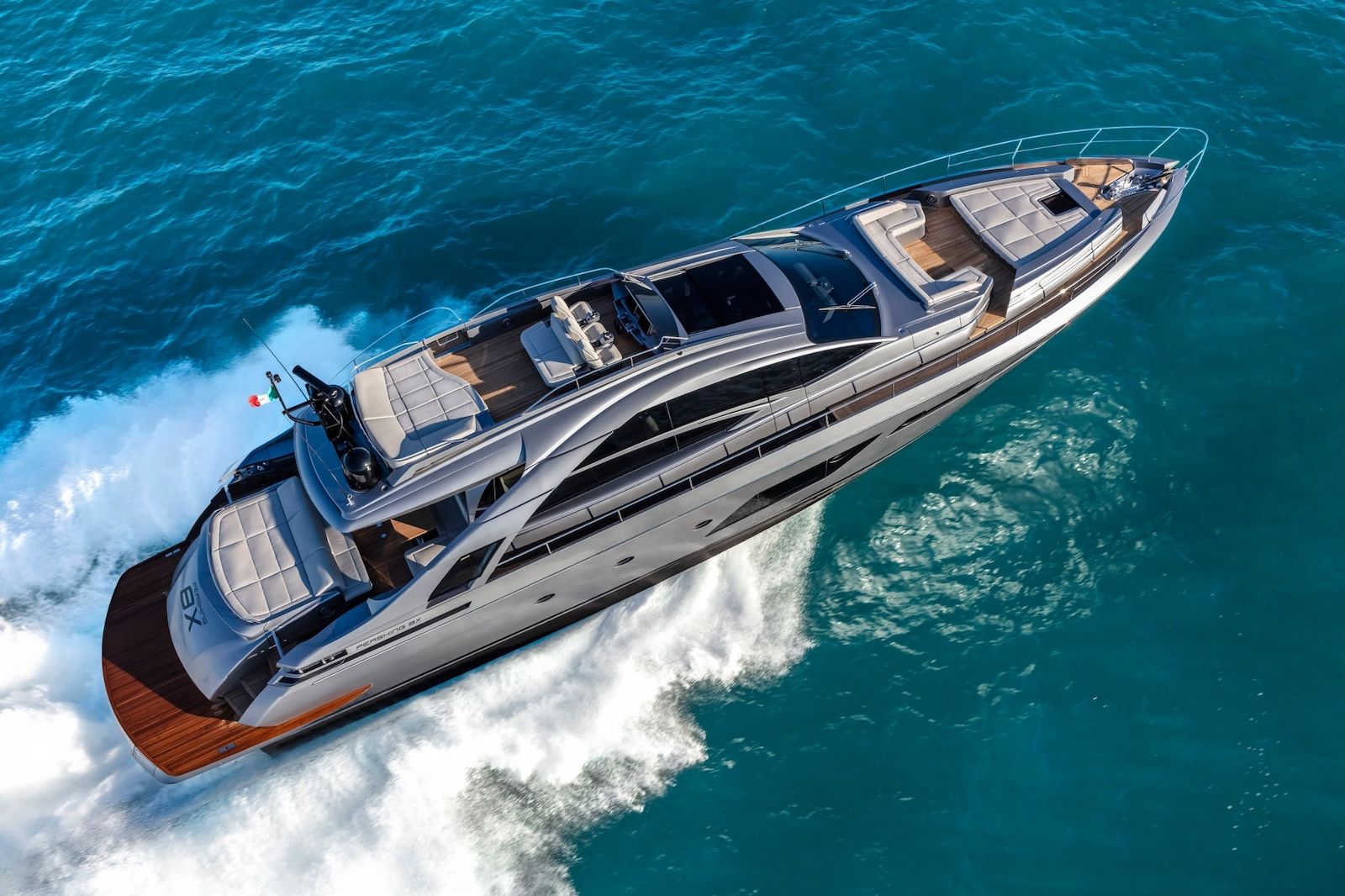 Pershing 8x-img1