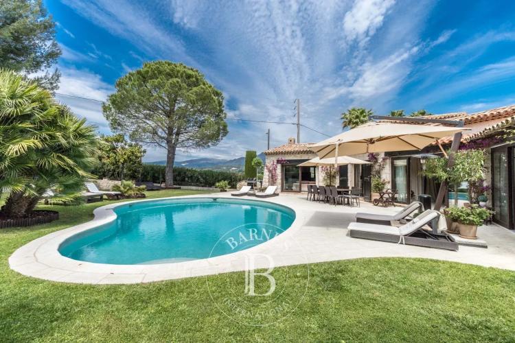 Saint-Paul de Vence - superbe villa rénovée - vue village