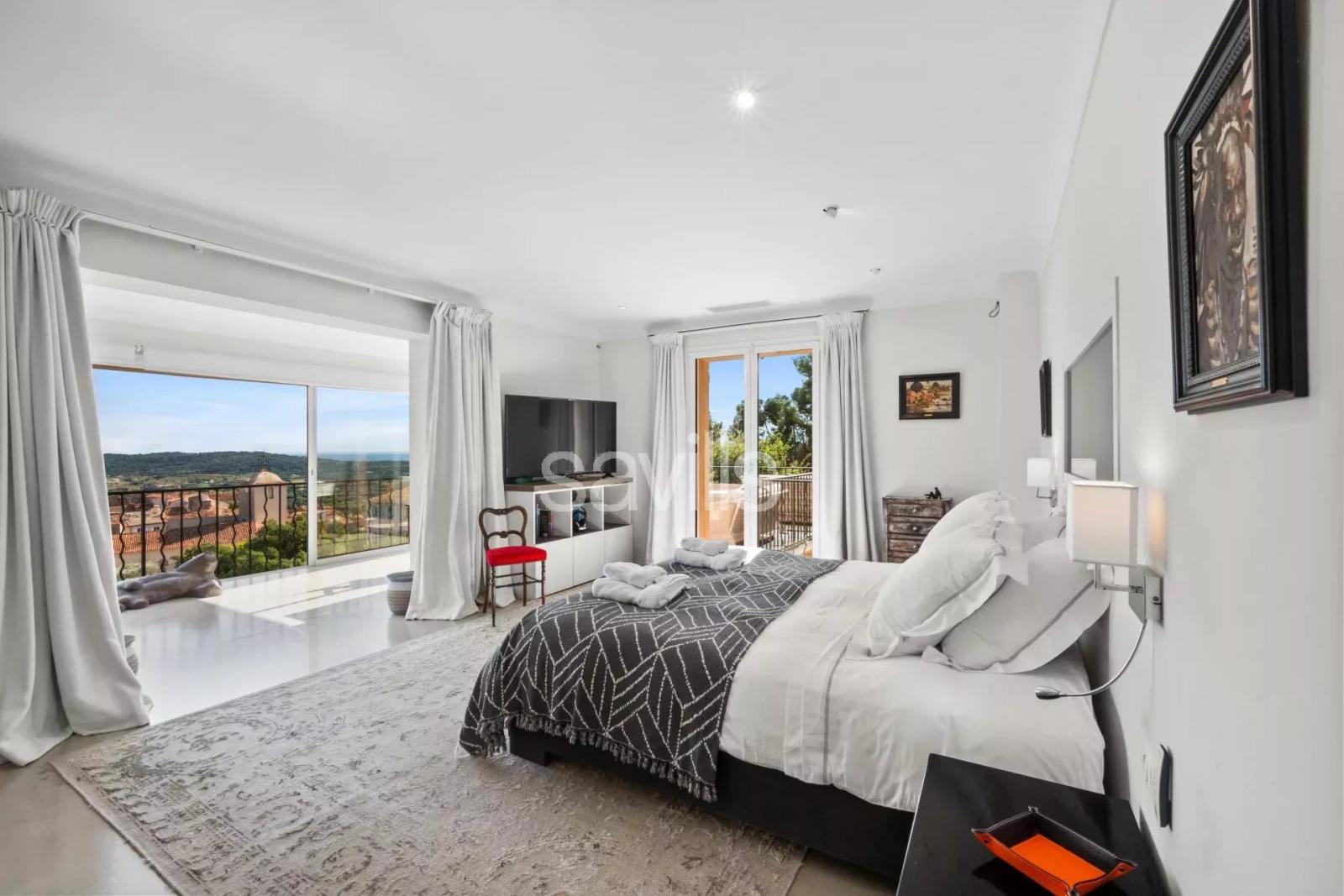 Villa cinq chambres, piscine chauffée et paysages de carte postale