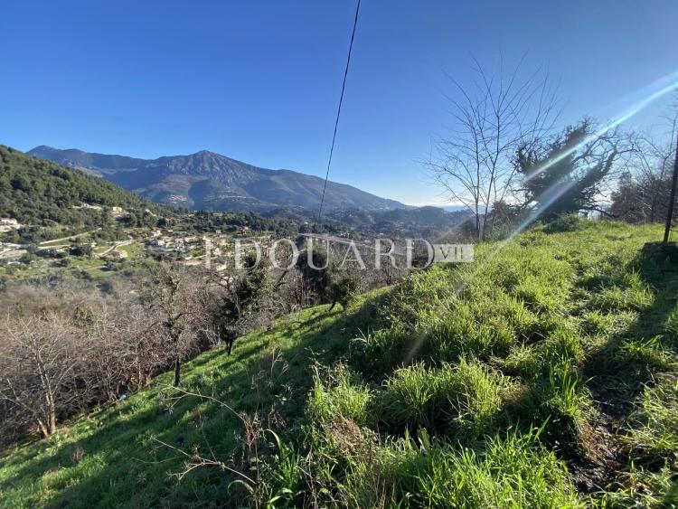 Bel terrain constructible à vendre avec vue panoramique jusqu'à la mer, sur la commune de Sainte Agnès