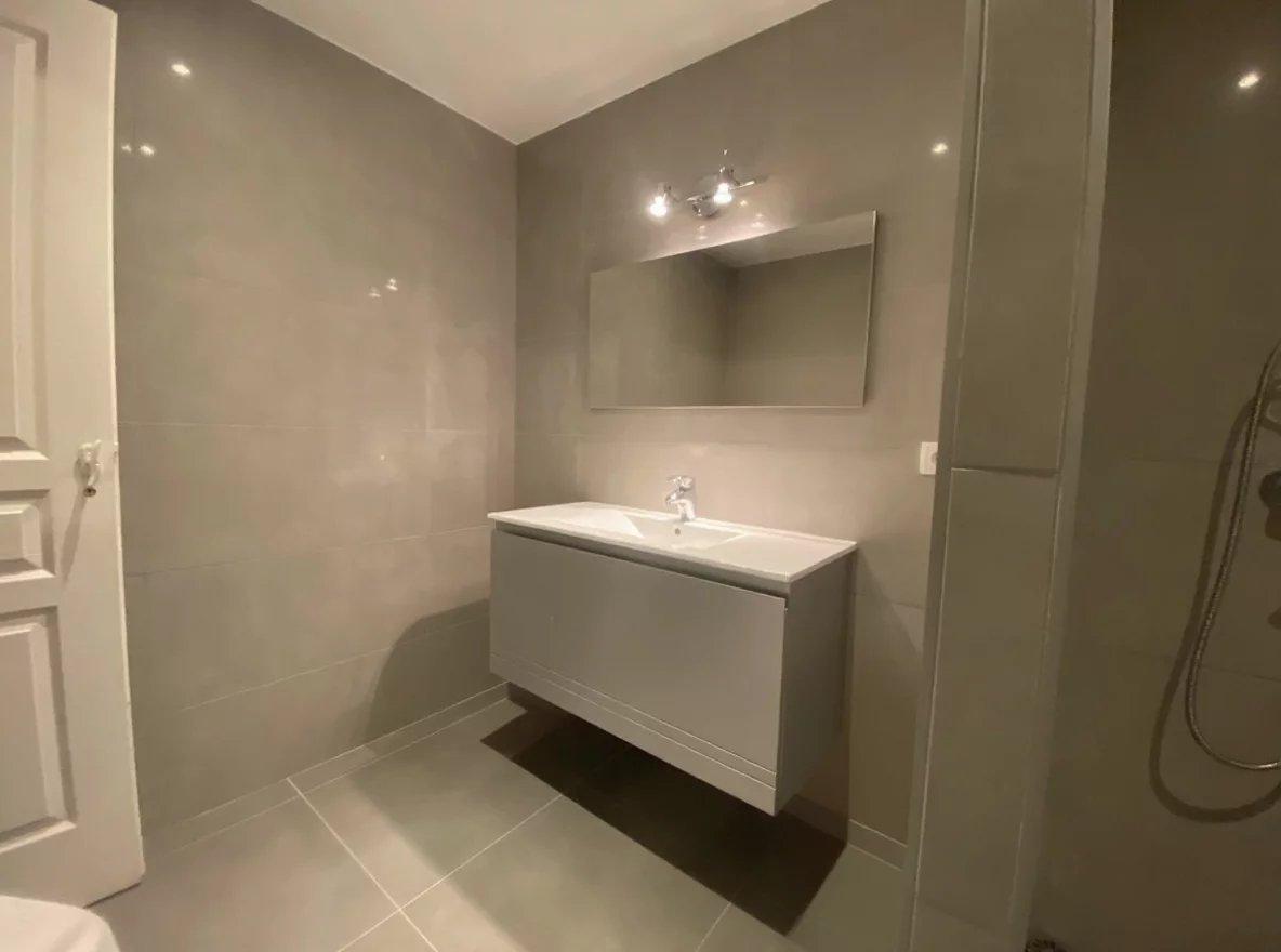 VIDAUBAN  BELLE VILLA 2 APPARTEMENTS 136M2 PRES DU CENTRE