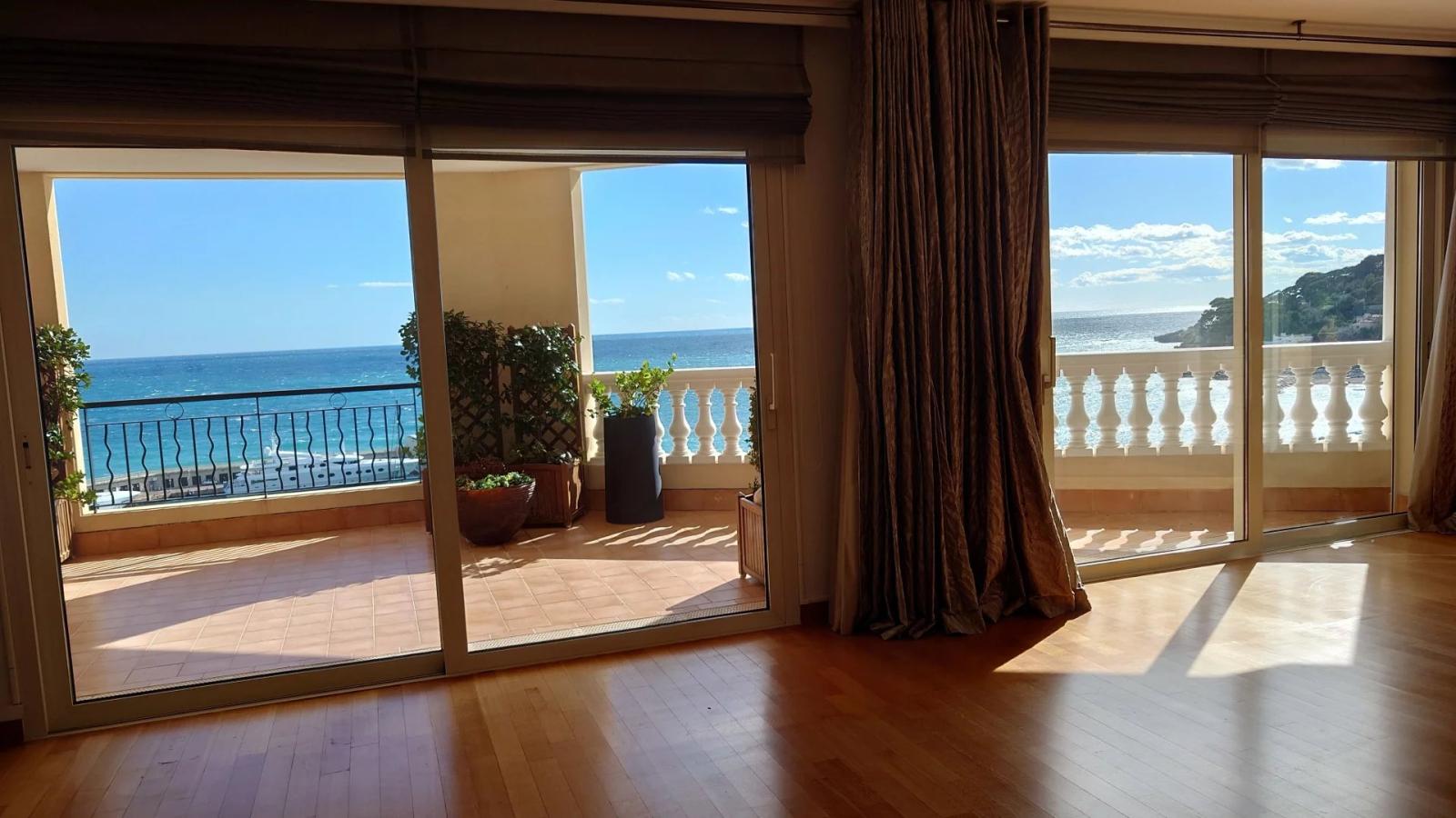 LOCATION – 7 PIÈCES AVEC PISCINE – DERNIER ÉTAGE – MEMMO CENTER – VUE MER PANORAMIQUE