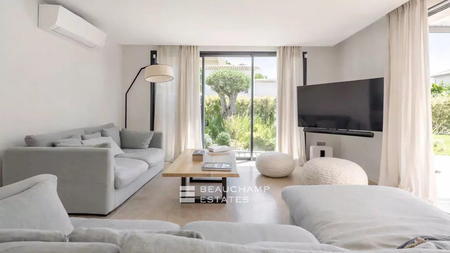Villa neuve à quelques pas de la plage des Salins et du centre ville de Saint-Tropez