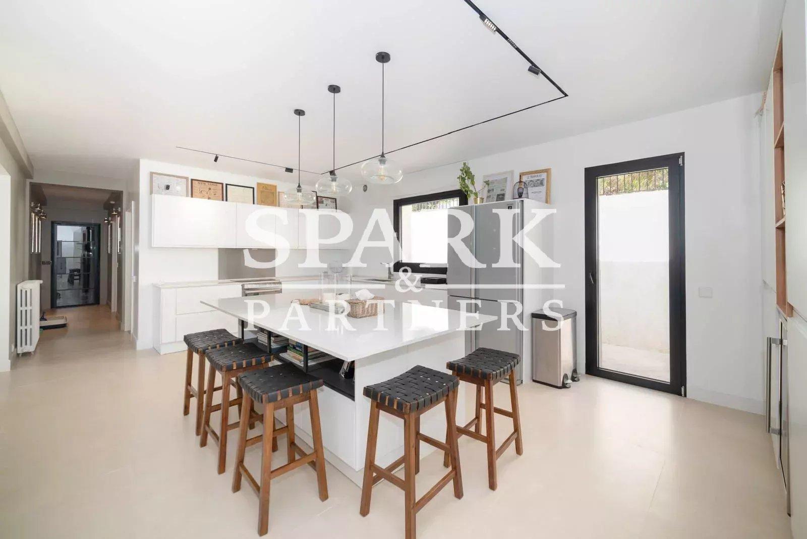 La Turbie - Villa dans un domaine privé avec vue panoramique sur la mer