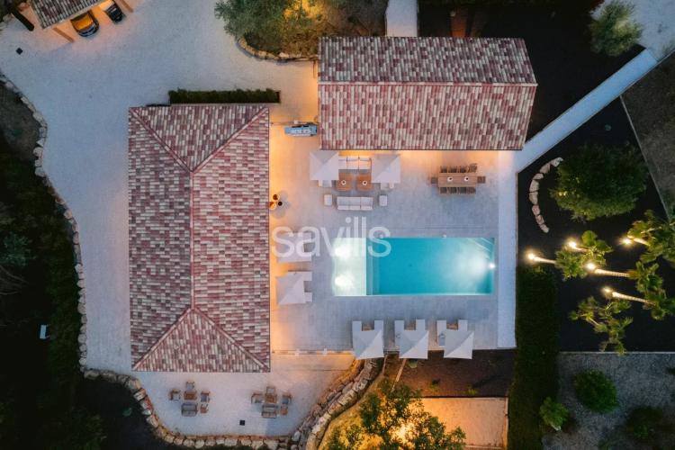 Villa de Prestige avec Piscine & Jardin Privé – À 400 m de la Plage