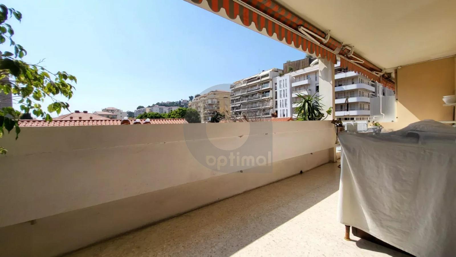 Menton centre - Appartement 2 Pièces - terrasse - cave et parking