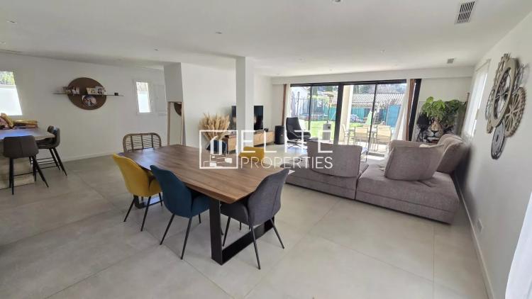 MAISON 7 PIÈCES DE 255 m² – GRASSE