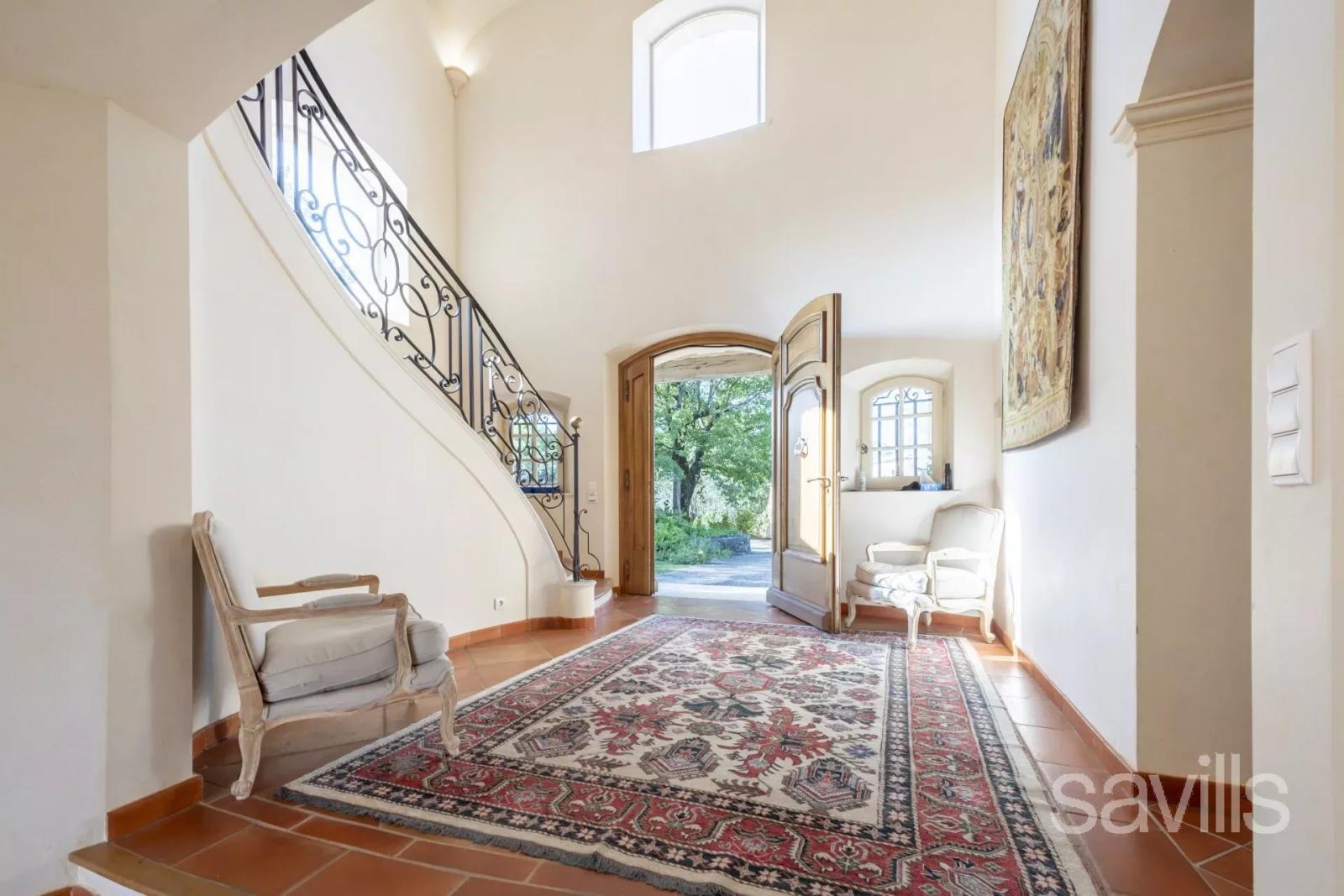 Élégante villa dans le domaine de Terre Blanche.