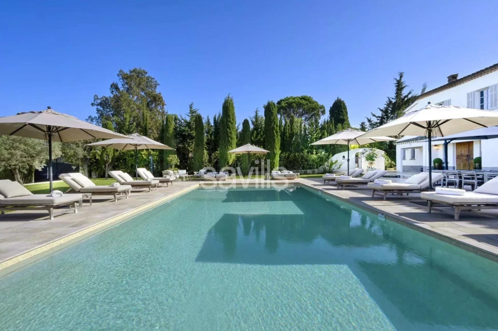 Villa parfaite pour se retrouver en famille : 7 chambres, jardin, piscine, plage à pied