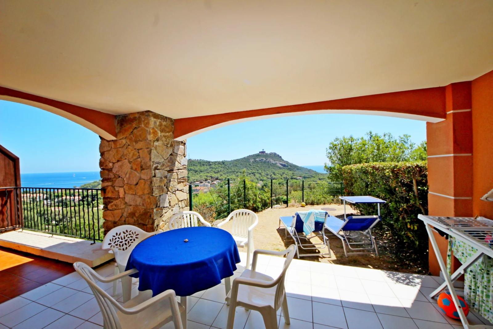 Sous offre AGAY CAP ESTEREL APPARTEMENT DEUX PIECES AVEC TERRASSE ET JARDIN EXPO SUD VUE MER. PARKING