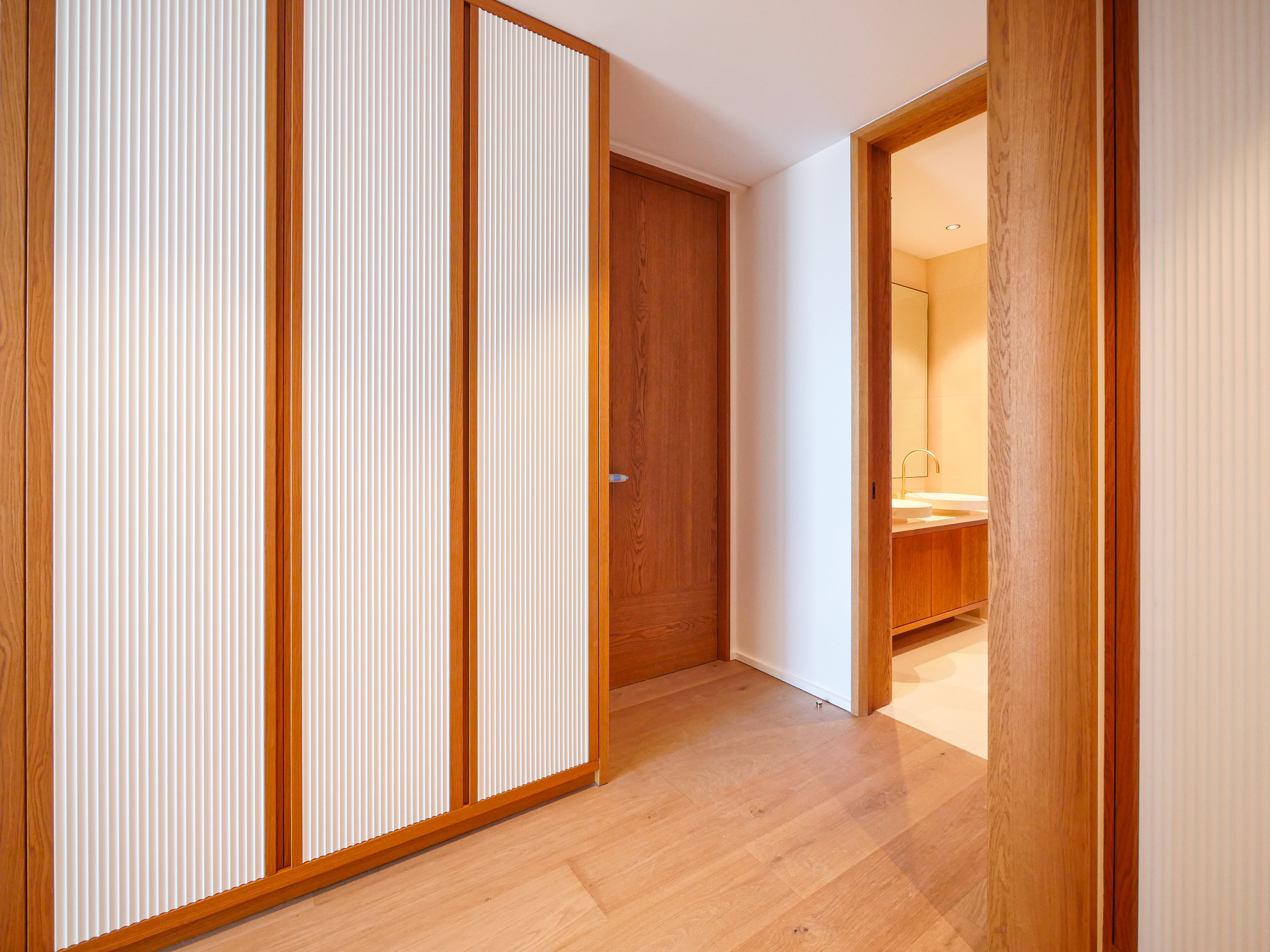 B9HZ7_chambre-et-sdb-1661423425.jpg