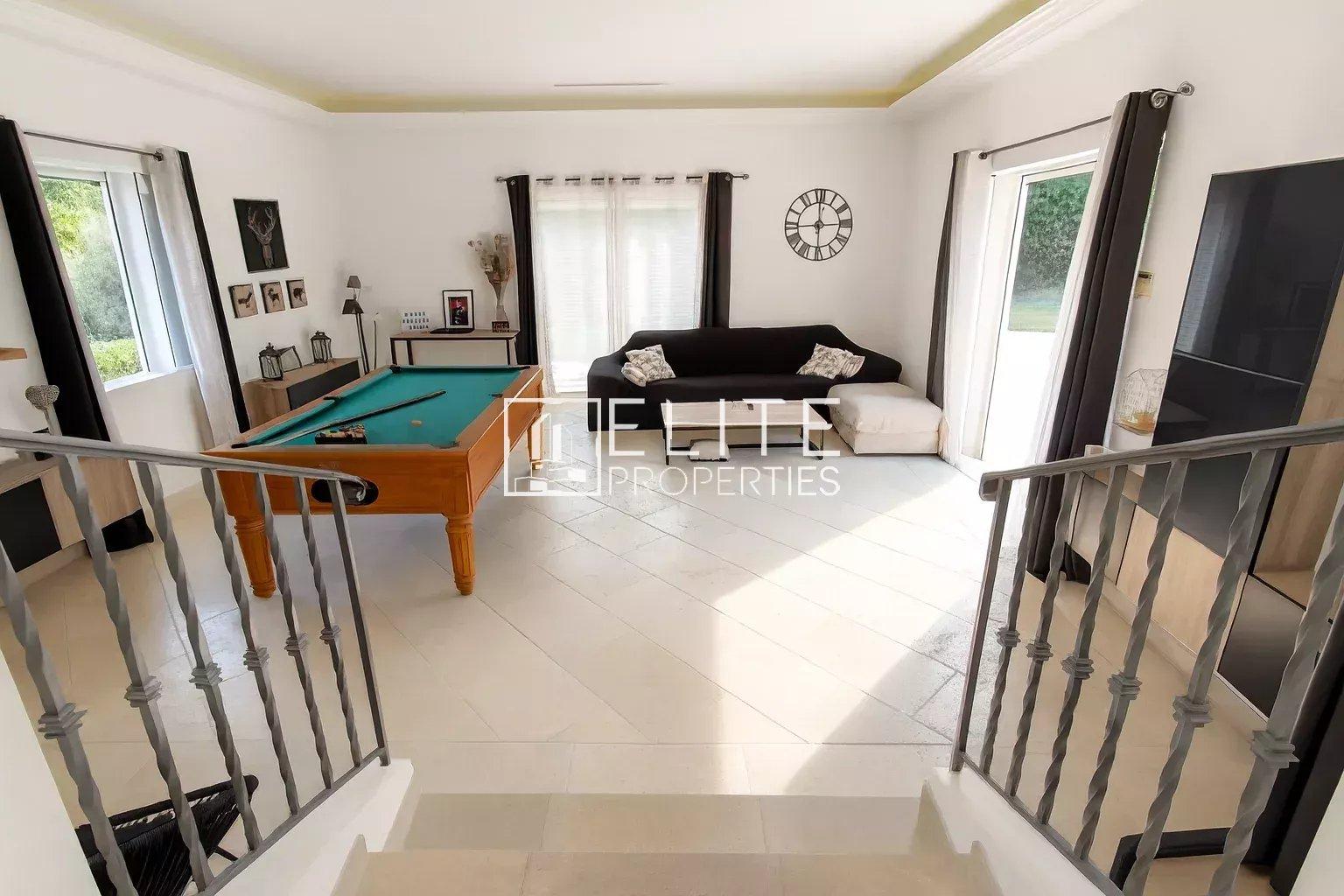 COUP DE COEUR : Villa de maçon + piscine