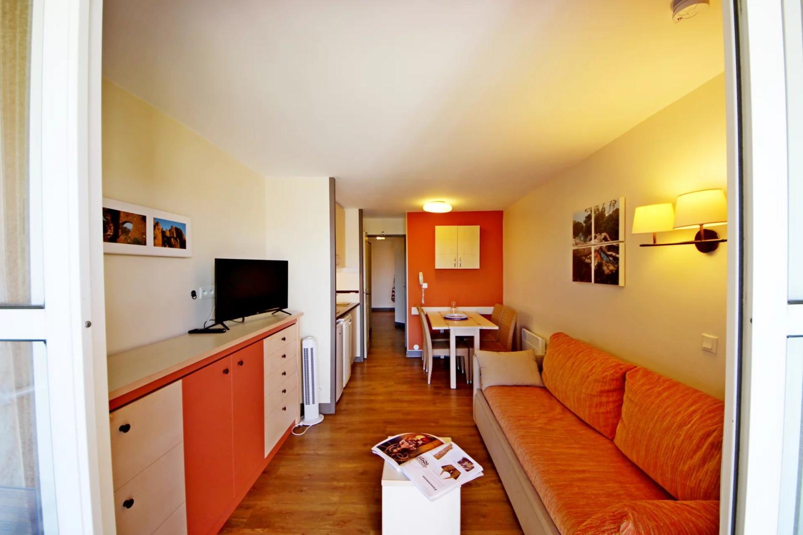 AGAY CAP ESTEREL 2 PIECES ETAGE ET PARKING