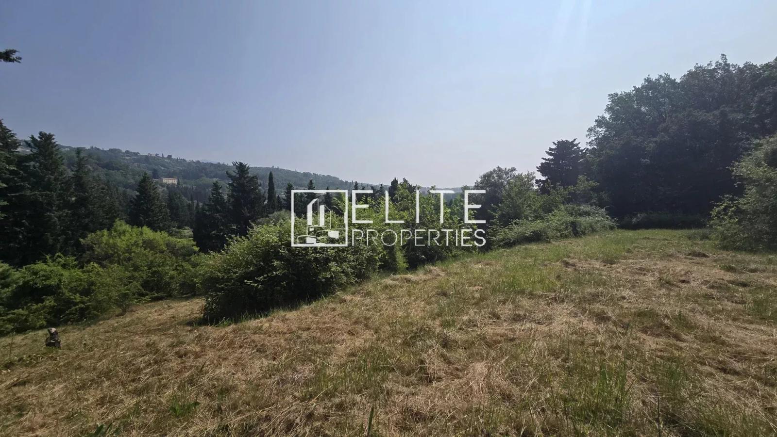 TERRAIN CONSTRUCTIBLE 3070m² AU CALME CHATEAUNEUF