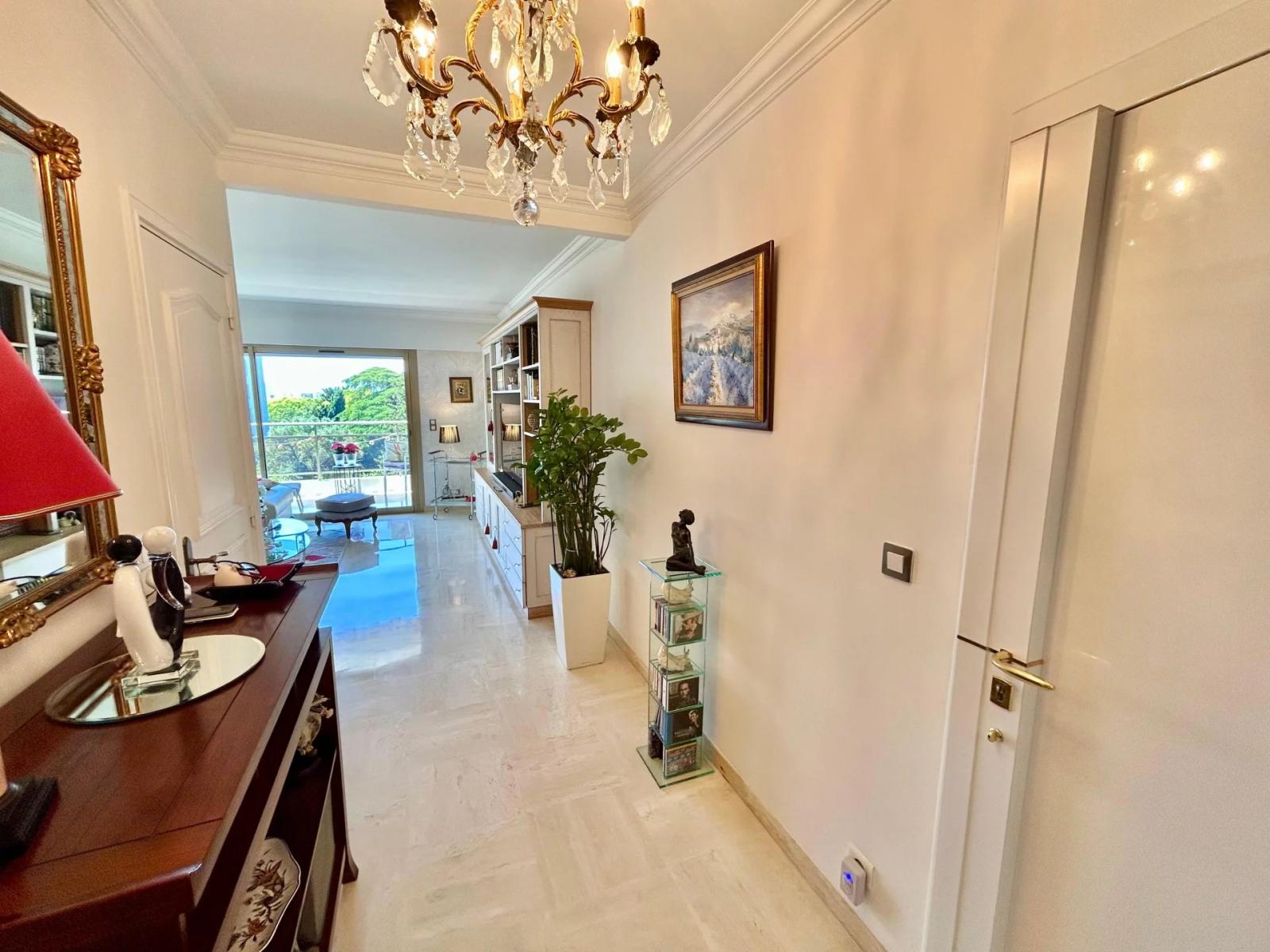 Montrose – Dernier étage avec terrasse, lumineux 4 pièces avec double garage