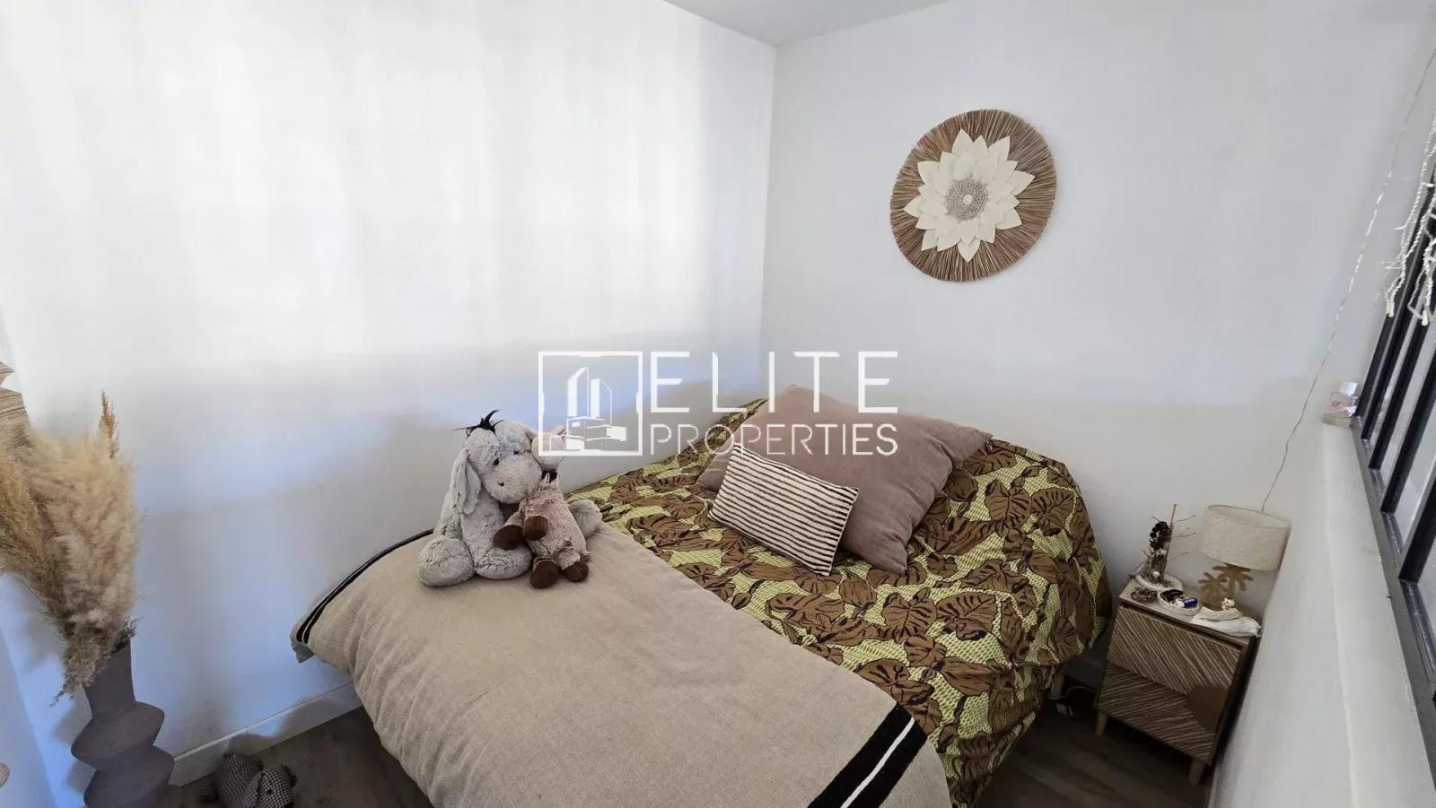 STUDIO 31m² + TERRASSE,  PARKING & CAVE – LE CANNET