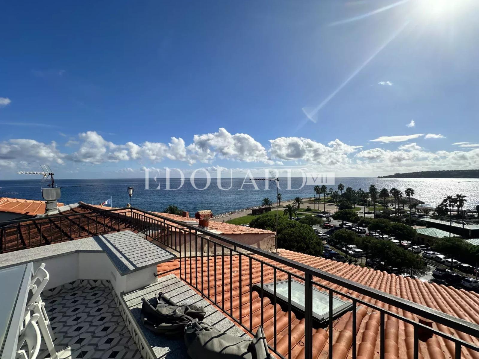 Quatre pièces en duplex avec spectaculaire terrasse sur le toit et époustouflante vue mer panoramique