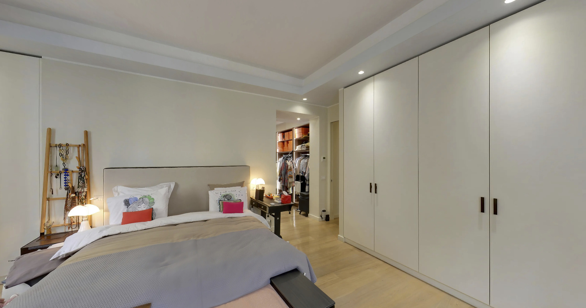 BcWxC_master-bedroom-2-1742224177.jpg
