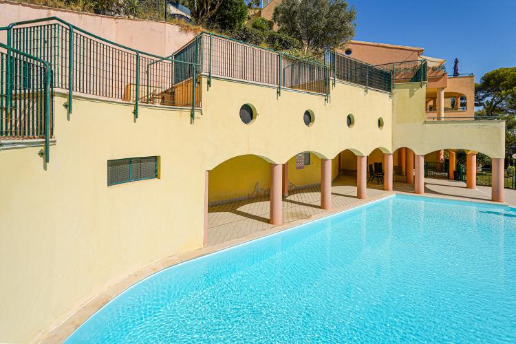 BEAUSOLEIL - APPARTEMENT 3 PIÈCES - PISCINE