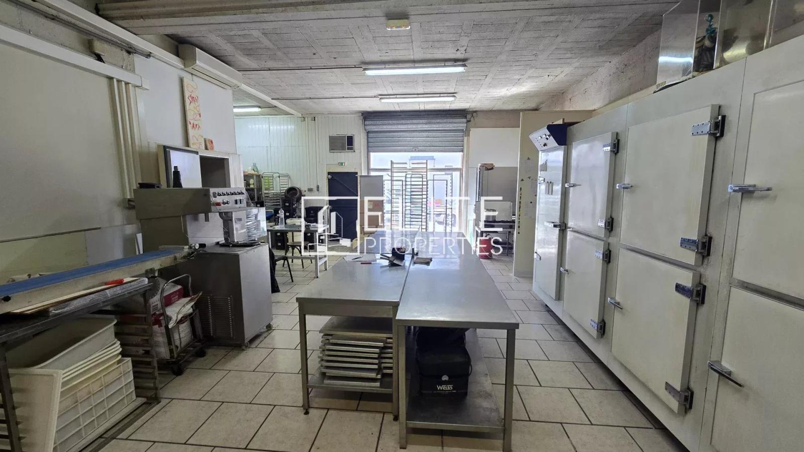 LOCAL COMMERCIAL DE 144m²  – RDC – MOUGINS