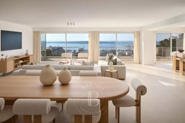 CANNES CALIFORNIE - APPARTEMENT 5 PIÈCES - TERRASSE - VUE MER PANORAMIQUE