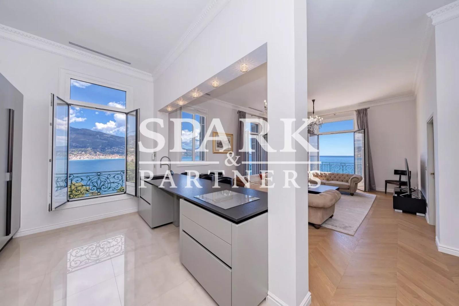 Sublime appartement 4 pièces vue imprenable sur la mer