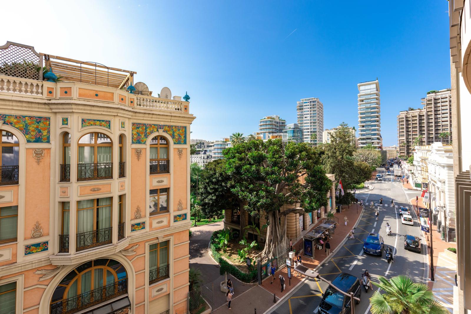 MAGNIFIQUES BUREAUX CARRE D'OR