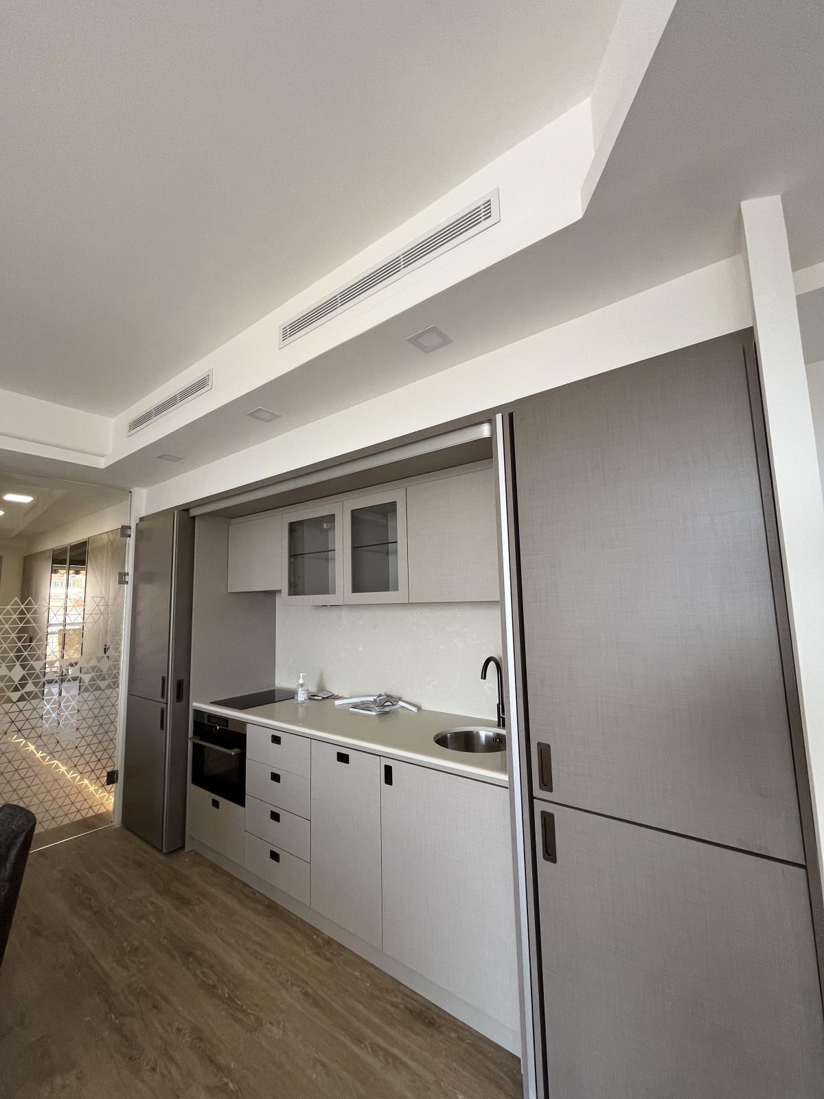 TRES BEL APPARTEMENT ENTIEREMENT RENOVE