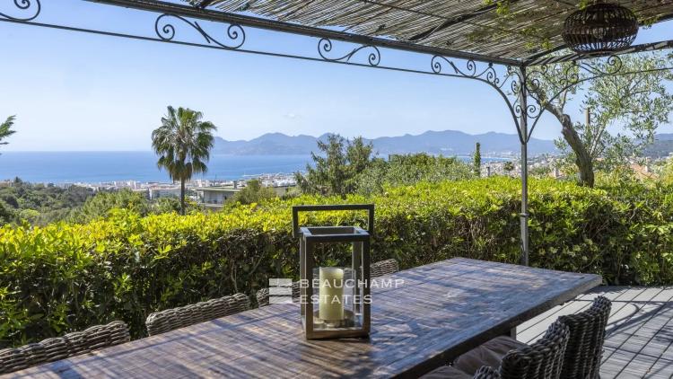 Exclusivité - Villa néo-provençale avec vue mer - Cannes