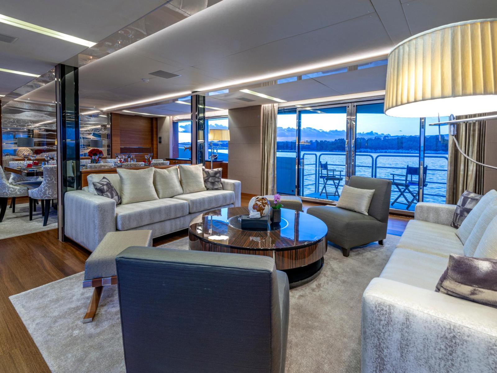 bf9cf_150ac_fgmaj_imperial_princess_beatrice_princess_40m_used_yacht_for_sale_superyacht_flybridge_cannes_15.jpg